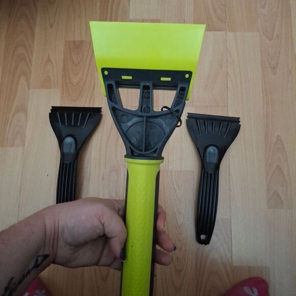 Set Of 3 Ice Scrapers - Picture 6 of 9